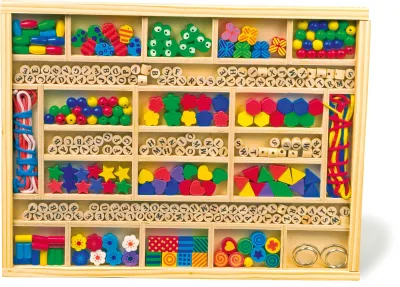 Cutie cu piese pentru construit lantisoare
