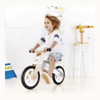 Bicicletă din lemn fără pedale